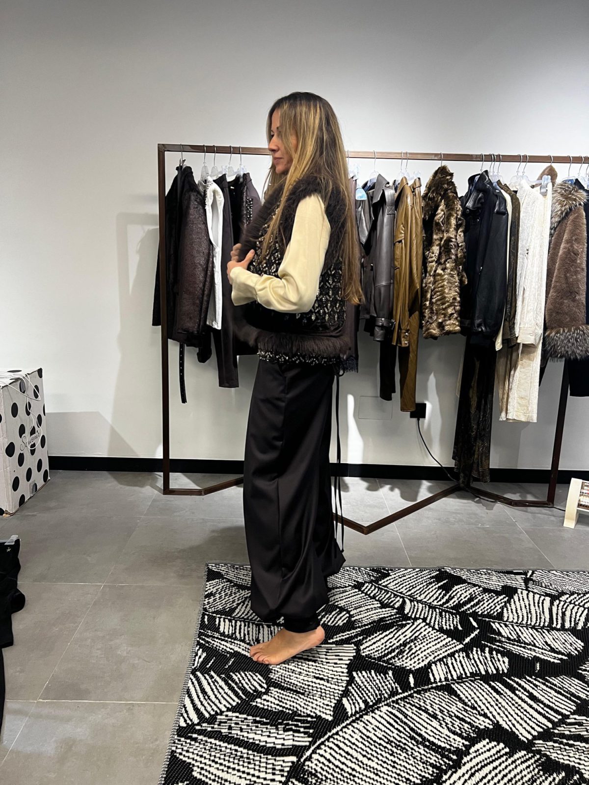 Lourdes en el showroom Mi*Mo