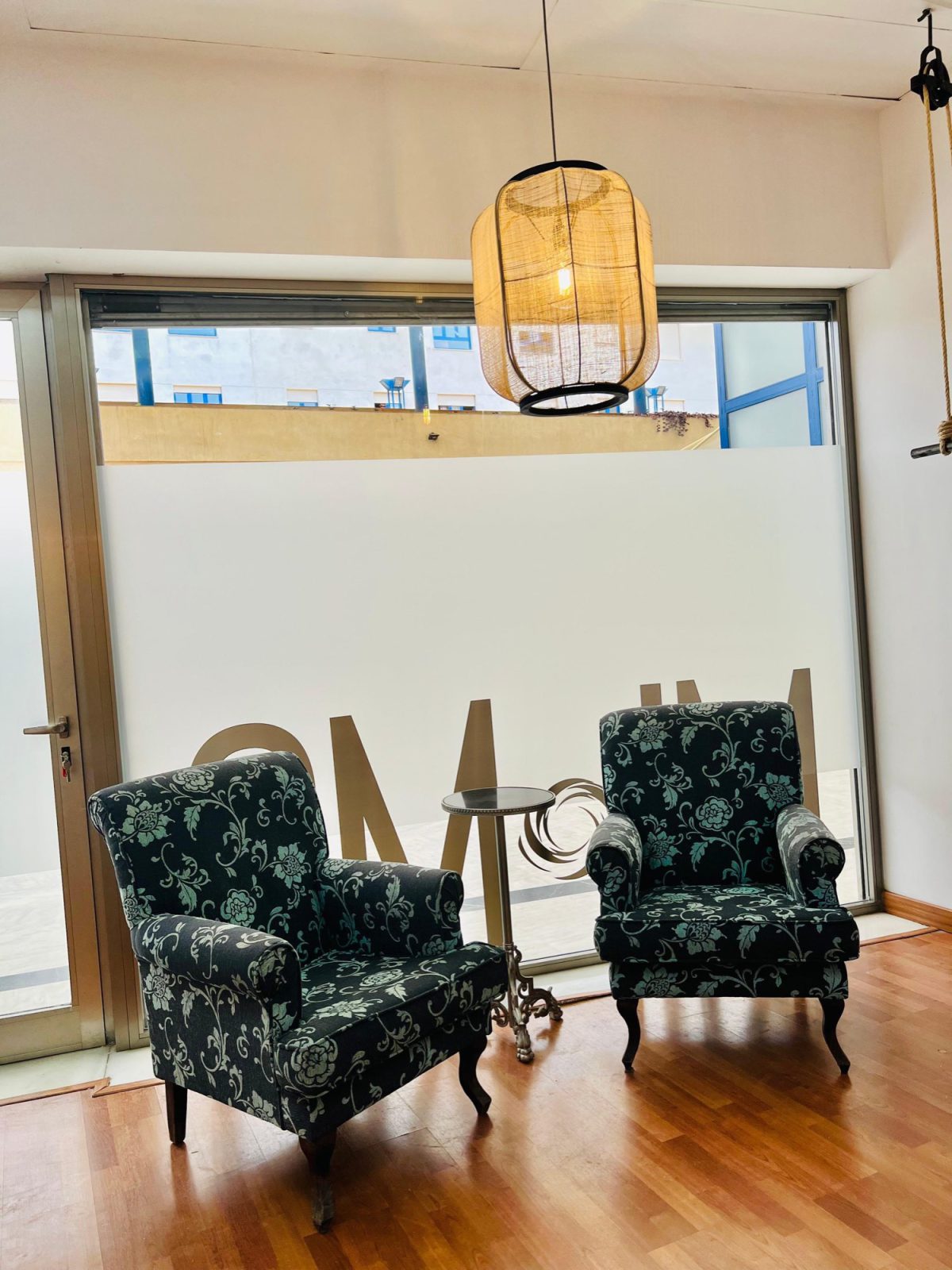 Rincón de asesoramiento del showroom Mi*Mo